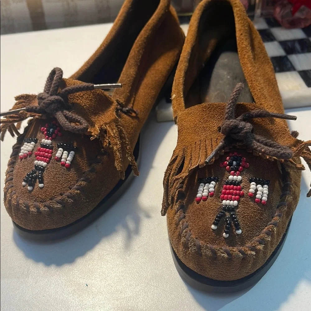 Minnetonka Leather Tan Moccasins with Beaded Accents - Picture 3 of 12